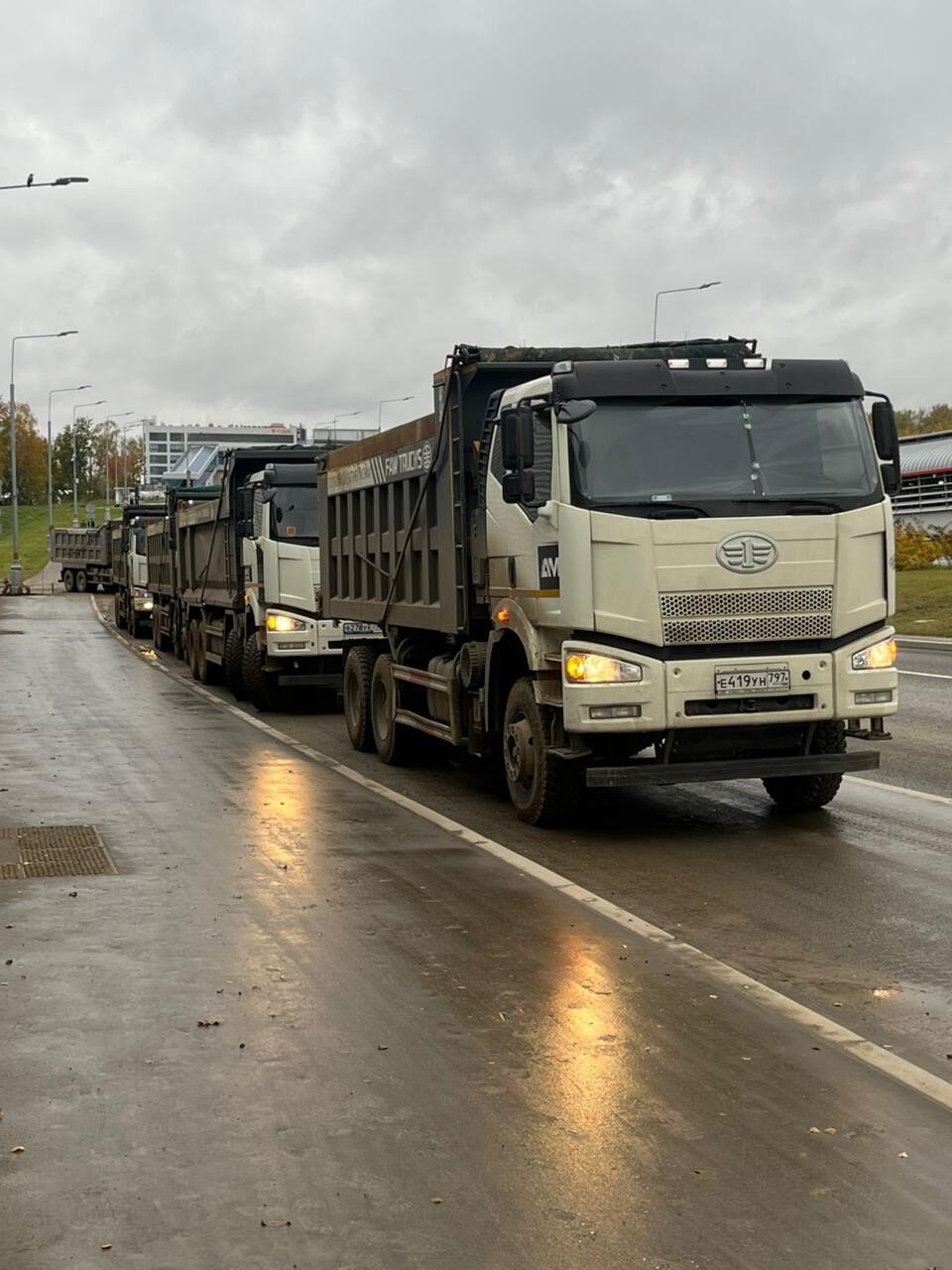 Колонна самосвалов АМ Сервис